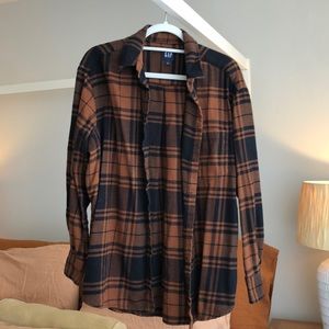 Gap Flannel Plaid Shirt in brown/black